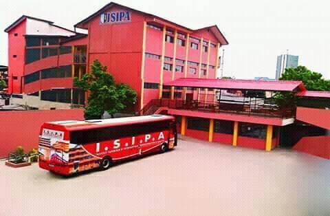 Eaux limpides à la plage